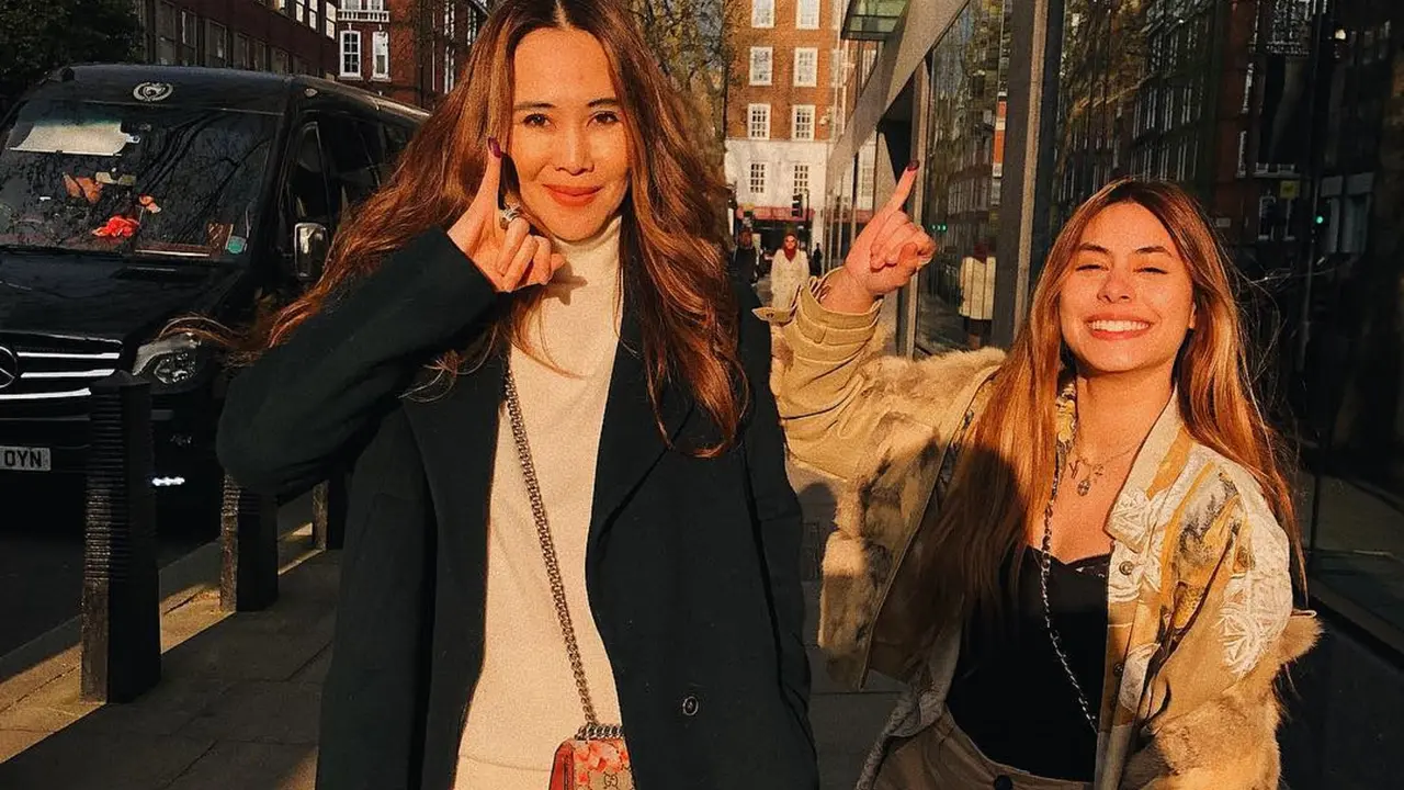 Valerie dan Ina Thomas (Instagram/ valerieethomas)