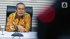Wakil Ketua Komisi Pemberantasan Korupsi (KPK) Alexander Marwata memberikan keterangan terkait penetapan tersangka Ketua KPK Firli Bahuri saat konferensi pers di gedung Merah Putih KPK, Jakarta Selatan, Kamis (23/11/2023). (Liputan6.com/Faizal Fanani)