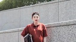 Ketika hamil, Patricia Devina tampil dengan gaya kasual. Kali ini, wanita asal Surabaya tersebut tampak mengenakan simple dress berwarna merah. Rambutnya yang dikuncir, membuatnya terlihat makin menawan. (Liputan6.com/IG/@pattdevdex)