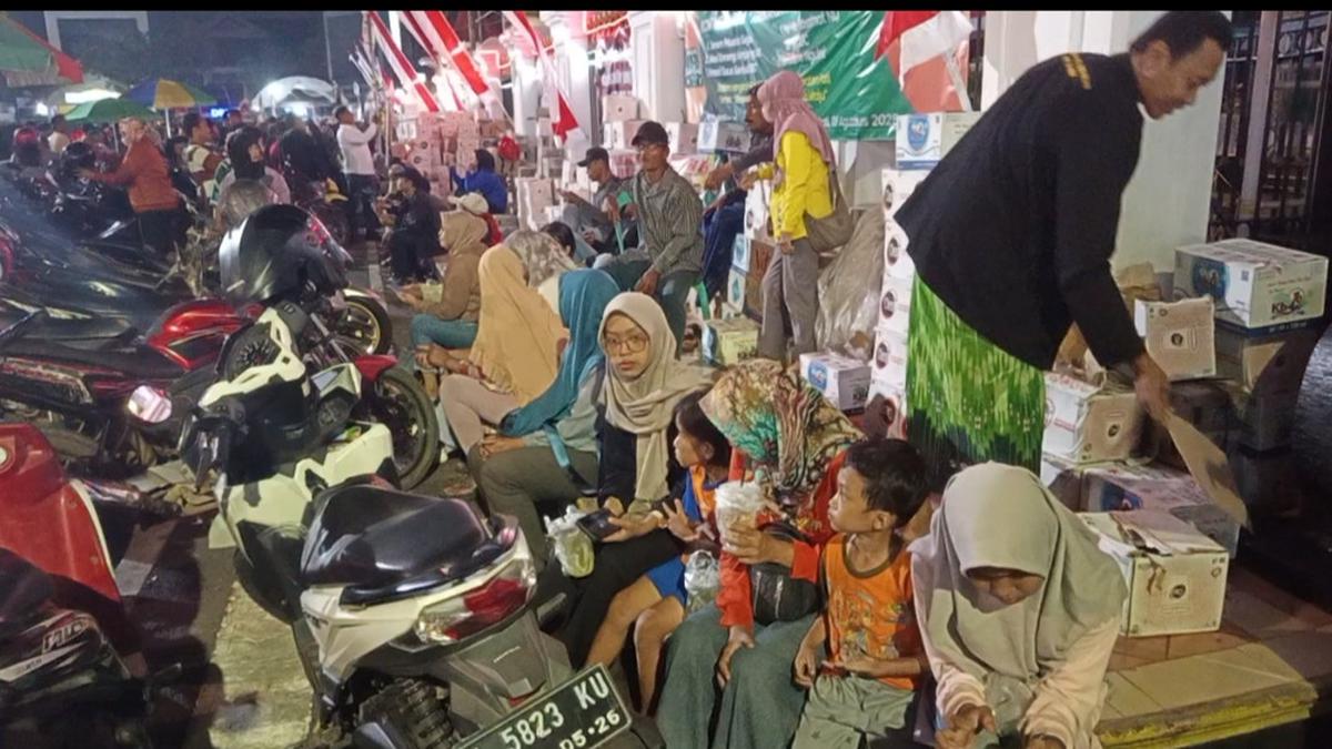 Kondisi Terkini Depan Kantor Bupati Pati Sudewo Jelang Demo Besar-besaran: Dipadati Massa, Polisi Berdatangan