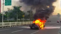 Kebakaran Ford GT500 Eleanor (Instagram/tmcpoldametro)