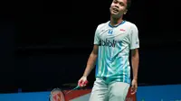Tunggal putra Indonesia, Anthony Sinisuka Ginting, takluk dari pemain Jepang, Kenta Nishimoto, pada babak pertama Malaysia Terbuka 2019, Selasa (2/4/2918). (PBSI)