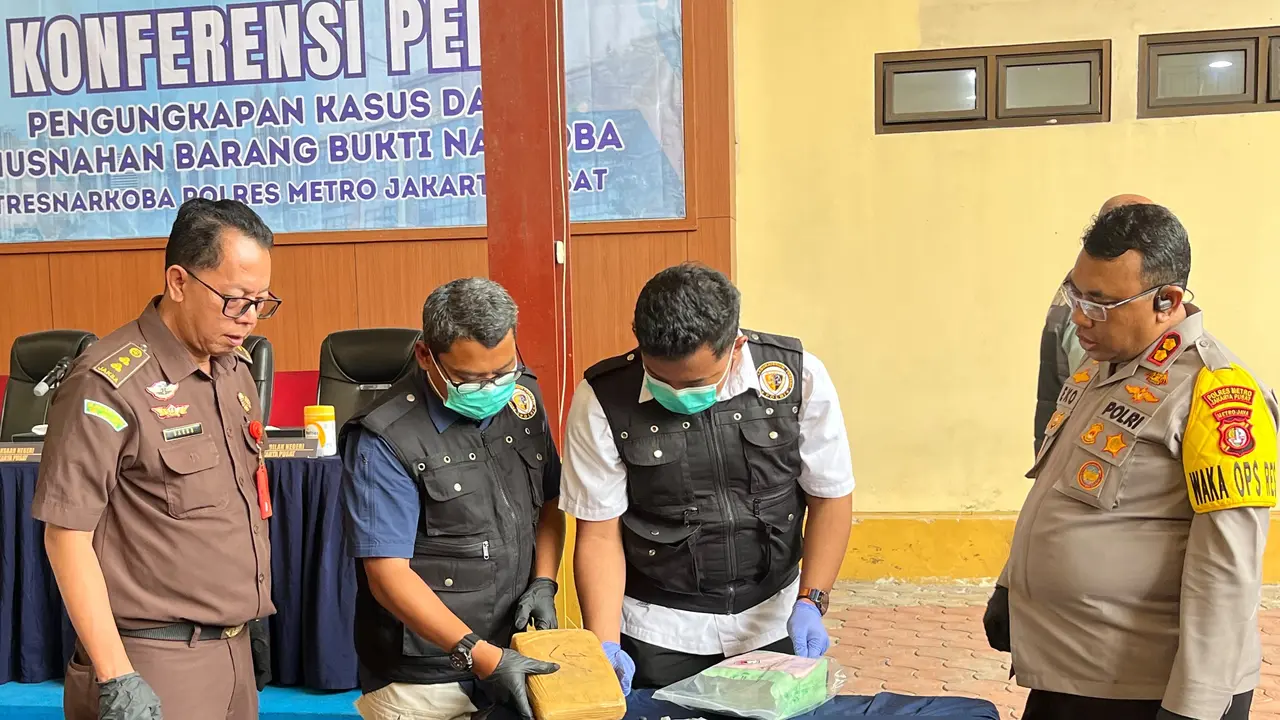 Kasus  peredaran narkotika dan obat keras.