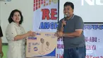 Alumni SMAN 57 angkatan 2003 mengadakan reuni dengan tema "Dulu, Kini dan Selamanya" di gedung SMAN 57 Jakarta, Minggu (29/3/2015). Dalam acara tersebut para alumni memberikan bantuan kepada pihak sekolah. (Dok.Pribadi)