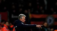 Gaya pelatih Bayern Munchen, Jupp Heynckes memberikan instruksi kepada timnya saat melawan Laverkusen pada lanjutan Budesliga di Bay Arena, Laverkusen, (12/1/2018). Bayern Munchen menang 3-1. (AFP/Sascha Schuermann)