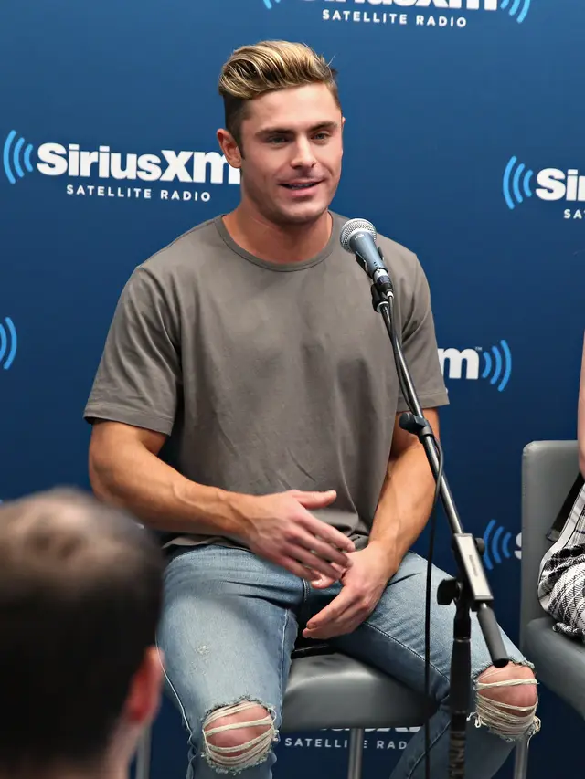 [Bintang] Zac Efron