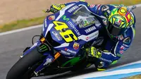 Pebalap Movistar Yamaha, Valentino Rossi, menjadi yang tercepat pada sesi latihan bebas ketiga MotoGP Jerez, Sabtu (23/4/2016). Dia mengungguli Marc Marquez dan Jorge Lorenzo. (MotoGP)