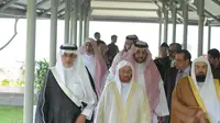 Imam Masjidil Haram Sheikh Abdurrahman As-Sudais bersama rombongan tiba di Istana Merdeka sekitar pukul 11.00 WIB, Jakarta, Jumat (31/10/2014). (Liputan6.com/Herman Zakharia)
