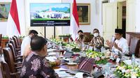 Kepala Badan Otorita Ibu Kota Nusantara (IKN) Bambang Susantono saat rapat bersama Presiden Jokowi, Jumat (3/6/2022). (Biro Pers Sekretariat Presiden)