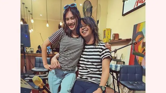 Lama Vakum, Ini 6 Potret Terbaru Bojes AFI Pakai Baju Couple Bareng Istri