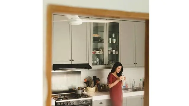 7 Penampakan Rumah Raisa dan Hamish Daud, Elegan dengan Warna Putih