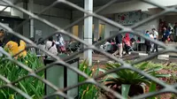 Keluarga narapidana KPK menjenguk saat libur Natal 2019. (Liputan6.com/Ady Anugrahadi)