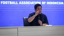 <p>Ketua Umum PSSI, Erick Thohir memberikan keterangan pada konferensi pers Keputusan Bersama Sarasehan Sepak Bola Indonesia yang berlangsung di GBK Arena, Jakarta, Minggu (05/03/2023). (Bola.com/Bagaskara Lazuardi)</p>