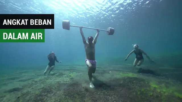 Berita video penyelam bebas Adam Stern melakukan angkat beban dalam air saat berada di Amed, Bali.