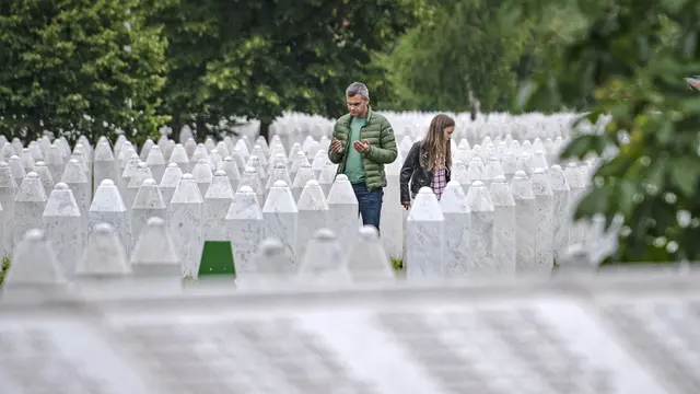 FOTO: Penampakan Ribuan Makam Korban Pembantaian Sreberenica