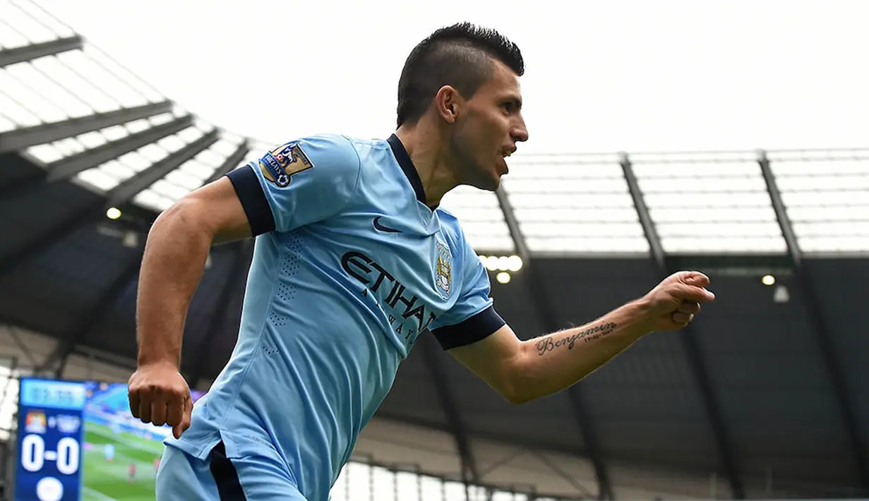 Penyerang Manchester City asal Argentina, Sergio Aguero berhasil menjadi pencetak gol terbanyak Liga Inggris muism 2014/2015. Pemain berusia 27 tahun itu sukses mencetak 26 gol dari 33 pertandingan. (AFP/Paul Ellis)
