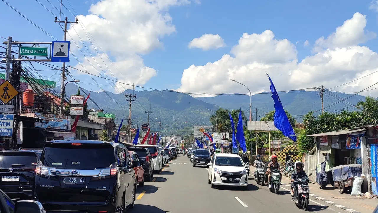 Cuaca Bogor dan sekitarnya terlihat sangat cerah pada Rabu, (5/3/2025) siang usai diguyur hujan ekstrem selama 3 hari.