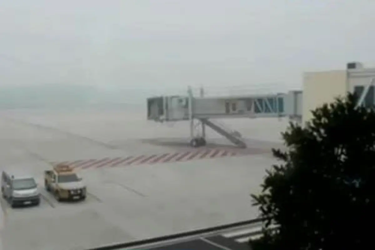 Kabut Asap Tebal Kembali Lumpuhkan Bandara di Pekanbaru