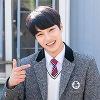 Media sosial merupakan salah satu bagian yang penting bagi seorang idol. Melalui media sosial, mereka bisa berkomunikasi dengan para penggemarnya. Hal itu juga berlaku bagi Kai EXO. (Foto: Soompi.com)