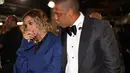 Di tengah kebahagiaannya, terdapat rumor yang beredar bahwa Beyonce telah menggugat cerai Jay Z lantaran sebuah skandal yang terjadi padanya. Sampai saat ini belum diketahui kebenaran rumor tersebut. (AFP/Bintang.com)