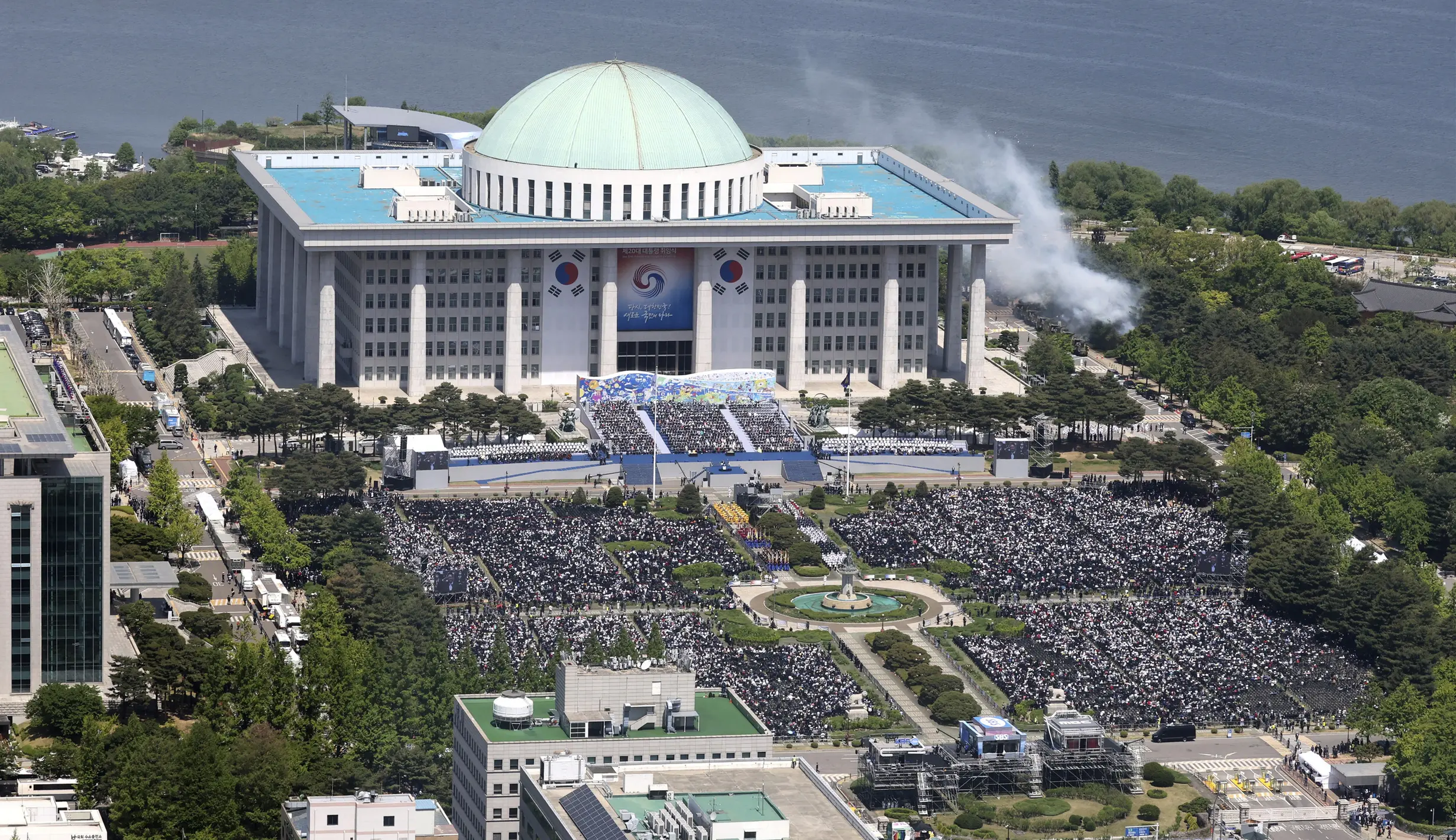 FOTO Yoon Sukyeol Resmi Dilantik Jadi Presiden Korea Selatan Foto