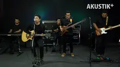 Feromone berusaha menyajikan warna pop rock yang mampu menyejukkan telinga pendengarnya. Saksikan penampilan mereka di Akustik Plus!