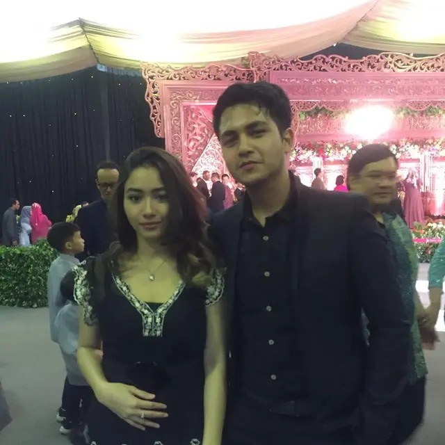 Anniversary Ke-3, Ini 6 Potret Lawas Rizky Alatas dan Adzana Bing Slamet Saat Pacaran