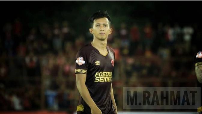 Rahmat Syamsuddin saat memperkuat PSM Makassar. (Bola.com/Abdi Satria)