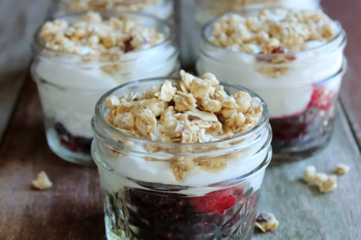 Bikin Parfait Mini Pagi Ini untuk Camilan Segar Sore Nanti