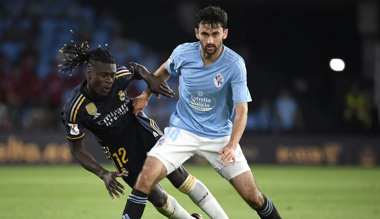 Luca de la Torre juga menjadi bagian Timnas Amerika Serikat saat berlaga pada Piala Dunia U-17 edisi 2015 di Cile. Tampil dalam 3 laga di fase grup, ia berhasil menyumbang 1 assist bagi Amerika Serikat. Saat ini ia tengah menjalani musim kedua bersama Celta Vigo setelah dilepas Heracles Almelo pada awal musim 2022/2023. (AFP/Miguel Riopa)