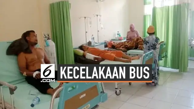 Korban luka-luka tabrakan maut yang terjadi Senin (16/9/2019) sore di Jalan Lintas Tengah Sumatera kilometer 229 perbatasan Lampung dan Sumatera Selatan. Tepatnya Kabupaten Way Kanan dan Kabupaten Oku.