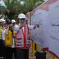 Menteri Perhubungan Budi Karya Sumadi meninjau langsung pembangunan bandara VVIP di IKN Nusantara (dok: BKIP)