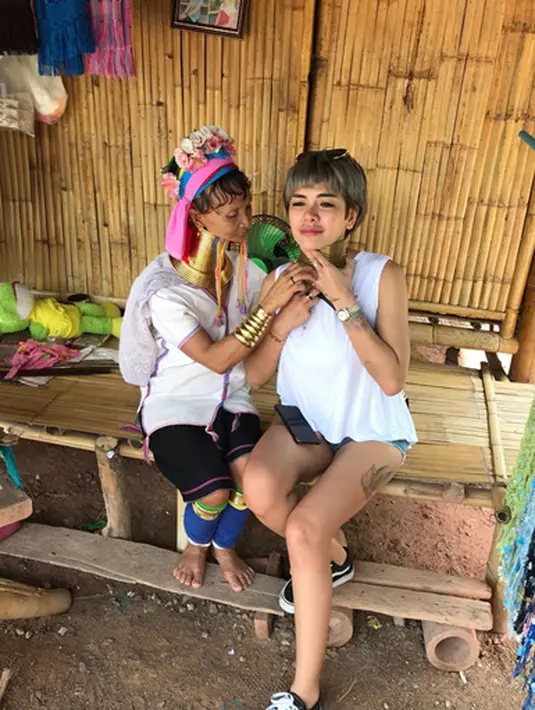 Masih menurut Muannas, kuasa hukum Nikita Mirzani, pihak KPI tidak berwenang mengambil tindakan terkait laporan dari Sam Aliano. Karena KPI hanya bisa menindak yang terkait dengan penyiaran. (Instagram/nikitamirzanimawardi_17)