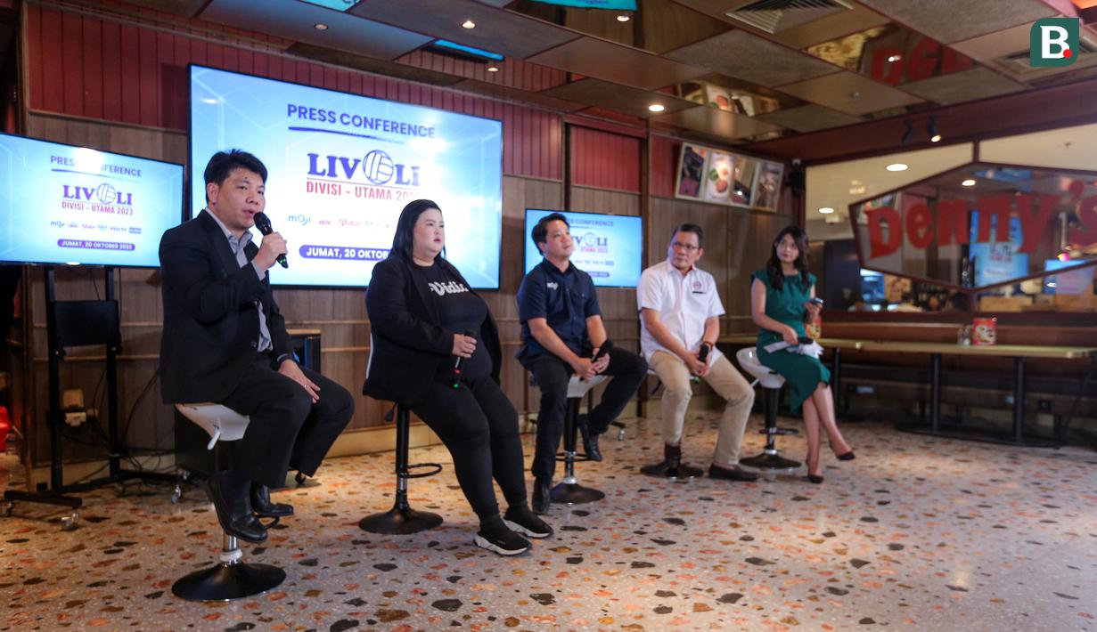 <p>Suasana konferensi pers Livoli Divisi Utama 2023 yang berlangsung di Dennys's, Senayan City, Jakarta, Jumat (20/10/2023). Putaran satu Livoli Divisi Utama 2023 akan berlangsung dari 6 hingga 11 November 2023 di GOR Indoor Stadium Kelapa Dua, Tangerang, Banten. Sementara putaran kedua akan diselenggarakan di GOR Ki Mageti, Magetan, Jawa Timur pada 14 hingga 19 November 2023. (Bola.com/Bagaskara Lazuardi)</p>