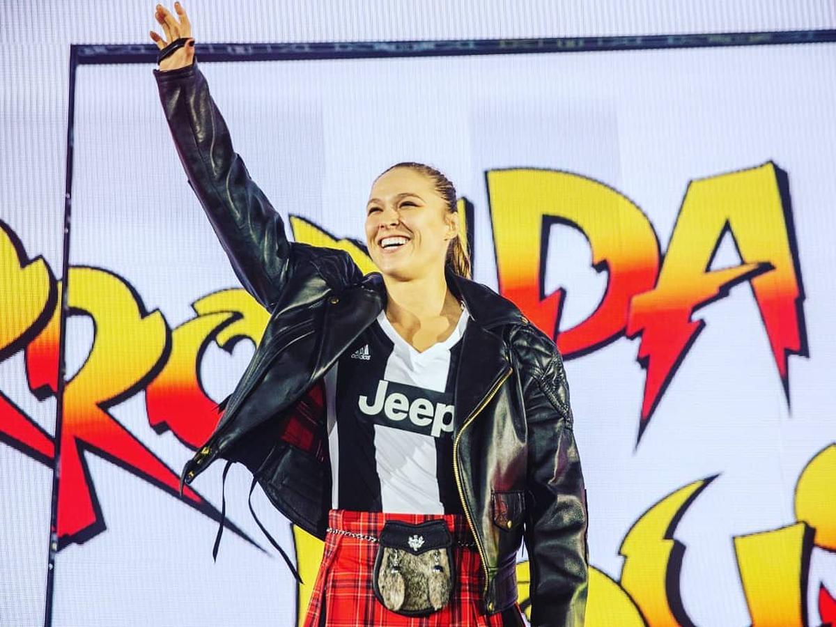 Pakai Jersey Juventus Ronda Rousey Malah Dapat Cibiran Warganet Bola Liputan6 Com