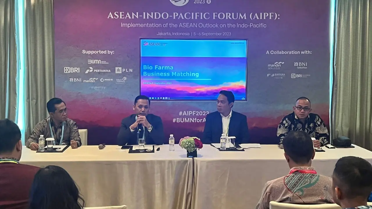 Biofarma Group membagikan beragam solusi kesehatan dari hulu hingga hilir kepada delegasi Gelaran ASEAN Indo-Pacific Forum (AIPF) 2023.
