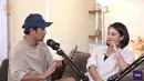 Allah pun menunjukkan kuasanya. Sepulang Umrah, Dhofin membalas pesan dari sang ayah untuk pertama kalinya dalam beberapa tahun. (Foto: YouTube/ Daniel Mananta Network)
