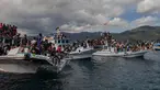 Beberapa kapal dikerahkan untuk menyelamatkan penumpang kapal yang tenggelam di Perairan Larantuka, Flores, Nusa Tenggara Timur (AFP Photo/STR)