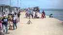 Terkait kejadian terbakar kapal Zahro Express yang mengangkut penumpang yang ingin berlibur ke Pulau Seribu, Kemenhub akan memperketat SOP keselamatan baik di Pelabuhan, Bandara dan Stasiun Kereta Api, Jakarta, Senin (2/1). (Liputan6.com/Faizal Fanani)