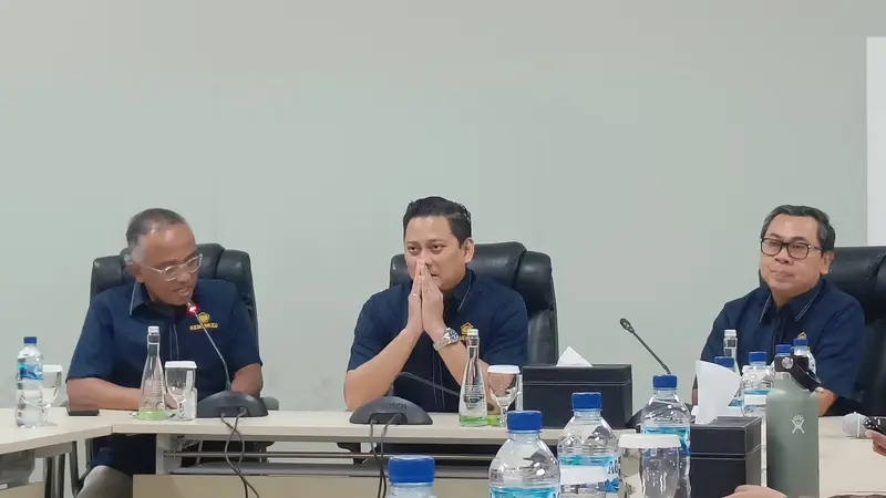 Wakil Menteri Keuangan II Thomas Djiwandono atau Tommy blak-blakan mengungkapkan isi pertemuan antara Menteri Keuangan Sri Mulyani Indrawati dan Presiden terpilih Prabowo Subianto