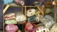 [VIDEO] `Cerahnya` Jasa Laundry di Tengah Banjir Karawang