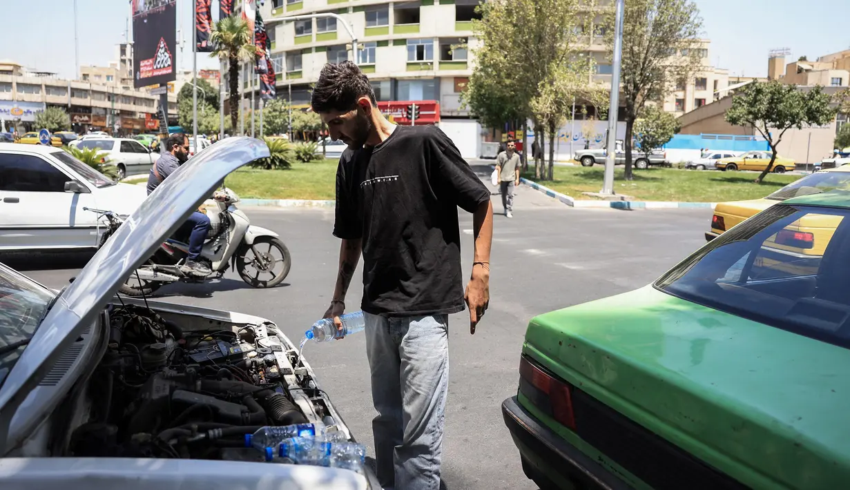 Sebelumnya, pada 19 Juli 2025, badan meteorologi nasional mengatakan bahwa Iran mengalami minggu terpanas sepanjang tahun ini, dengan suhu yang melebihi 50 derajat Celcius (122 Fahrenheit) di beberapa daerah. (Foto oleh AFP)