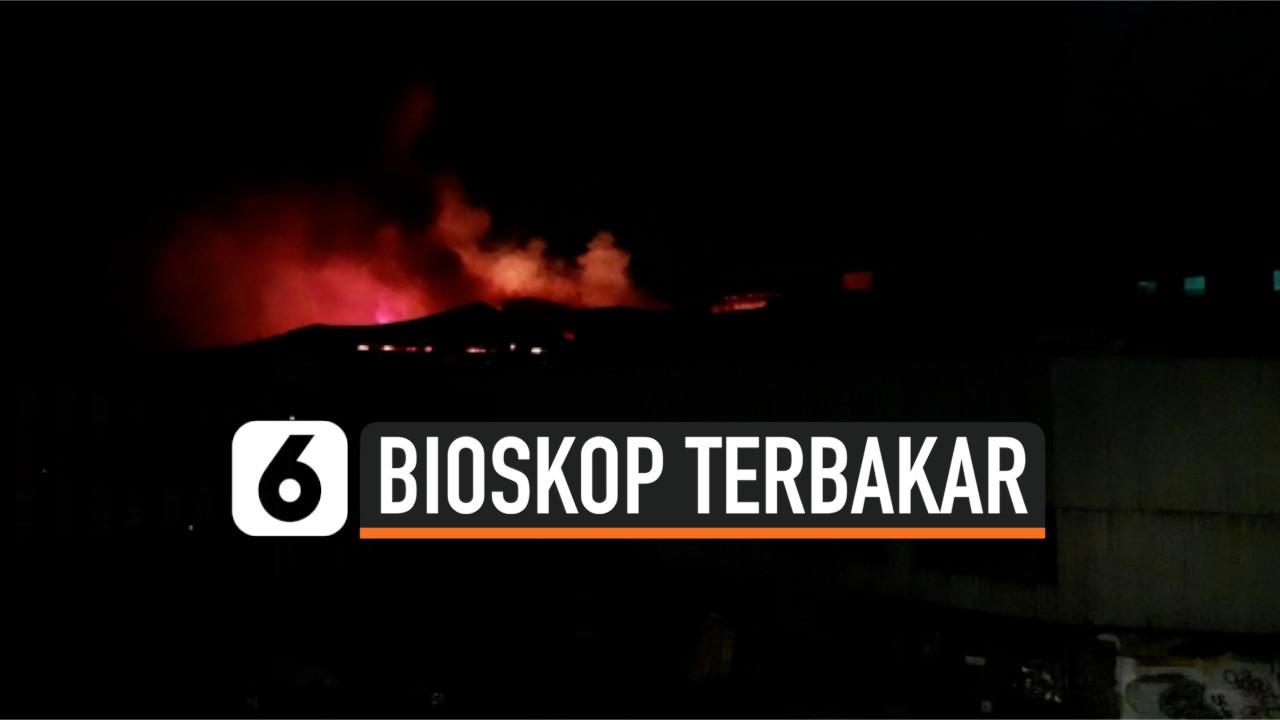 VIDEO: Gedung Bioskop Grand Theater Senen Terbakar