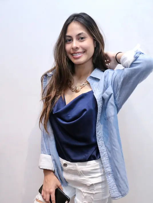 Seperti yang diketahui bahwa anak selebriti yang satu ini sedang mengenyam pendidikan di London, dan tak heran jika dirinya juga sudah memiliki seorang kekasih yang berada di paris, Prancis. (Adrian Putra/Bintang.com)