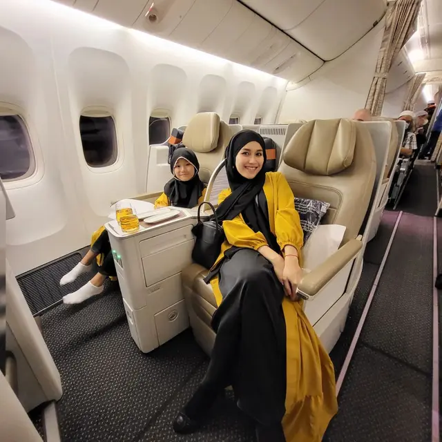 Ayu Ting Ting mengunggah momen berangkat umrah pada tahun 2022 (Foto: Instagram @ayutingting92)