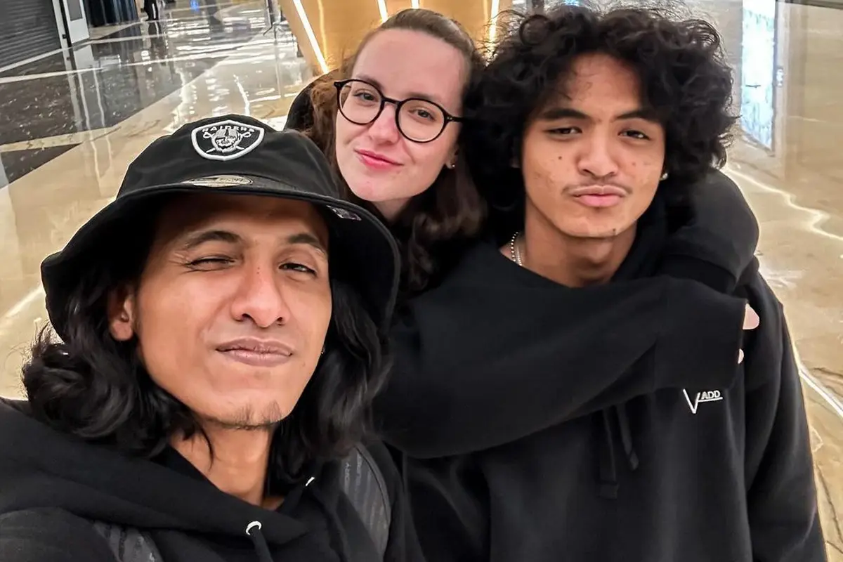 Vadel Badjideh Bersama Bintang dan Calon Kakak Ipar