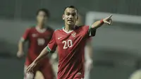 Gelandang Indonesia, Riko Simanjuntak, saat melawan Thailand pada laga persahabatan di Stadion Pakansari, Bogor, Minggu, (03/6/2018). Indonesia bermain imbang 0-0 dengan Thailand. (Bola.com/M Iqbal Ichsan)