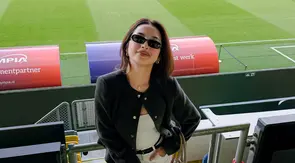 Jennifer Coppen dukung Justin Hubner di stadion - instagram.com/jenniferhubner