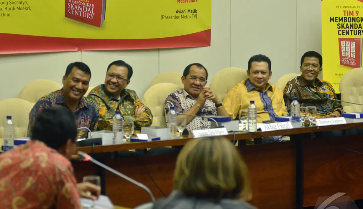 Suasana peluncuran dan diskusi buku 'Tim 9 Membongkar Skandal Century' karya Monang Sinaga di Komplek Parlemen, Jakarta, Rabu (12/11/2014)(Liputan6.com/Andrian M Tunay) 