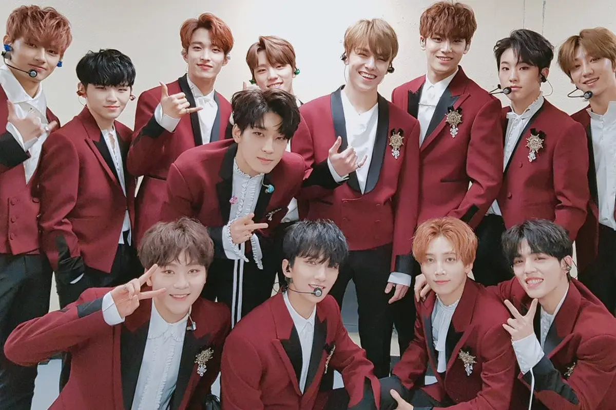 [Bintang] Aksi SEVENTEEN di Video Koreografi Lagu Thanks